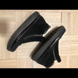 Donald J. Pilner Sneakers